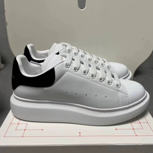 Alexander McQueen us7/European size 40 - Picture 1 of 5
